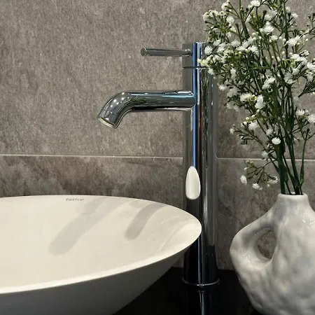 View Location 2br * スリーマ