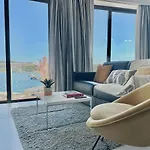 View Location 2br *