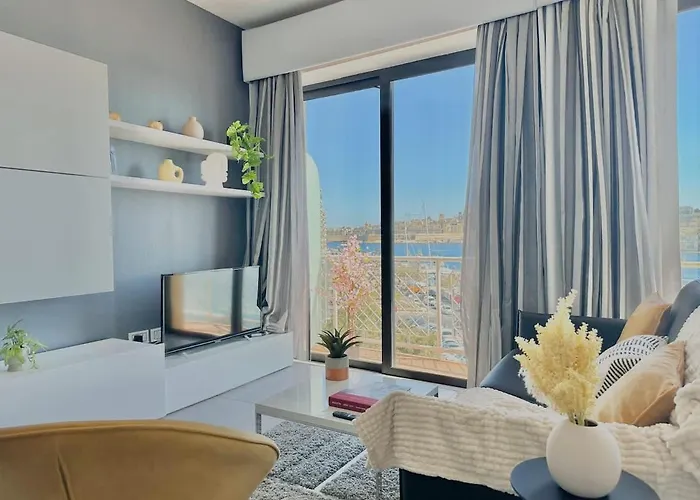 View Location 2br Apartment *