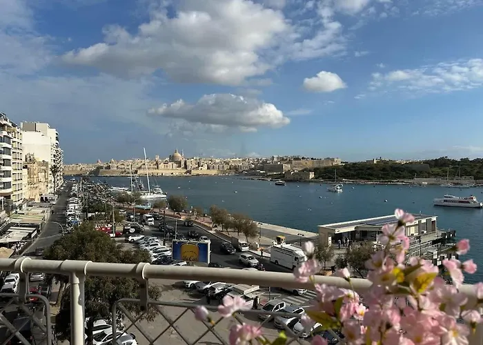 Apartment View Location 2br