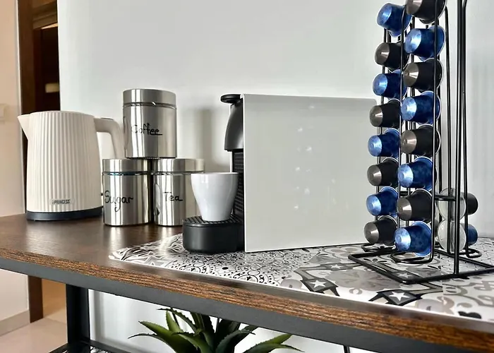 Apartment View Location 2br *